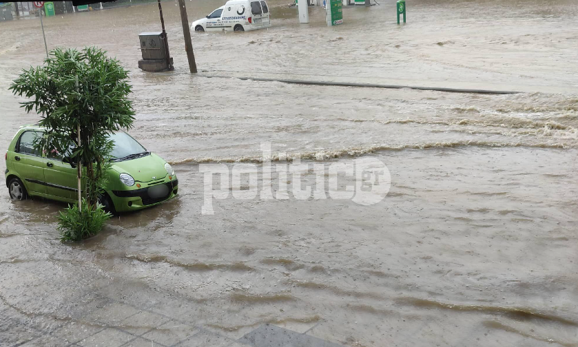 Έκτακτο: Σε πλήρη εξέλιξη η κακοκαιρία στη Θεσσαλονίκη – Μήνυμα του 112 στους κατοίκους της πόλης