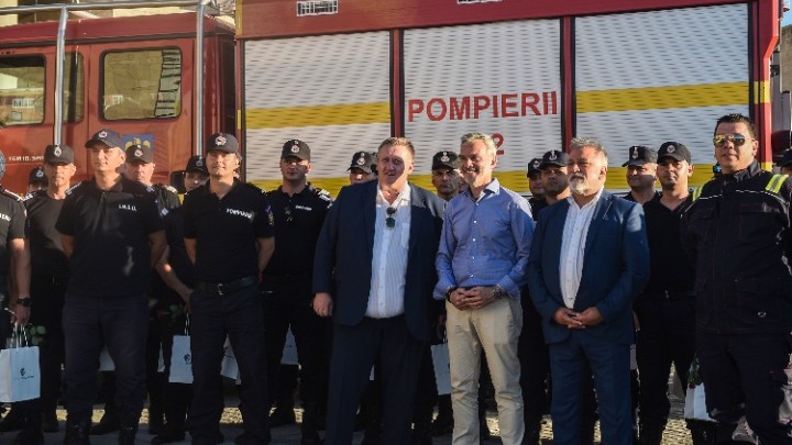 Θεσσαλονίκη: Υποδοχή Ρουμάνων πυροσβεστών από τον Κ. Ζέρβα στο δημαρχείο