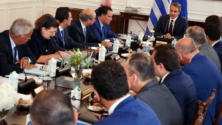 Υπουργικό: Στο επίκεντρο το ασφαλιστικό, η αναδιάρθρωση του ΟΣΕ και η αντιμετώπιση της σεξουαλικής βίας κατά ανηλίκων