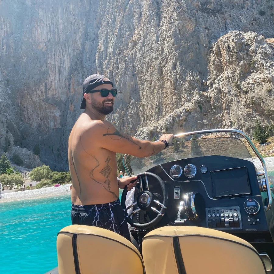 Μυστικός γάμος για τον Ηλία Βρεττό στην Εύβοια