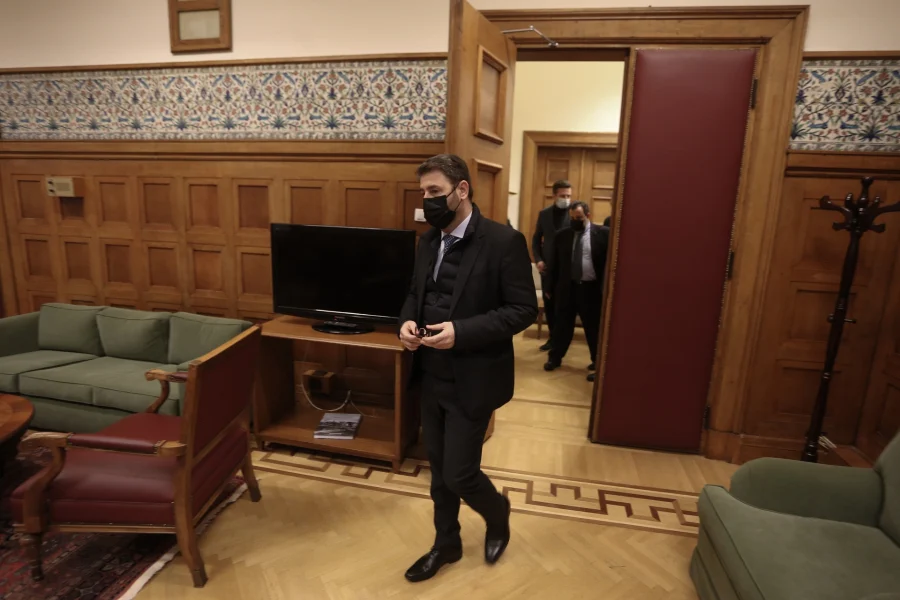Νίκος Ανδρουλάκης: Η ΕΥΠ δεν με παρακολουθούσε μόνο πολιτικά αλλά και την προσωπική μου ζωή (vid)