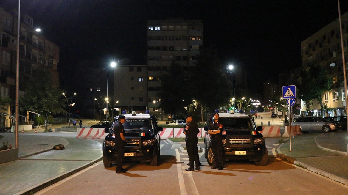Σε τεντωμένο σκοινί οι σχέσεις Σερβίας – Κοσόβου: Προσωρινή ανακωχή μετά από παρέμβαση των ΗΠΑ