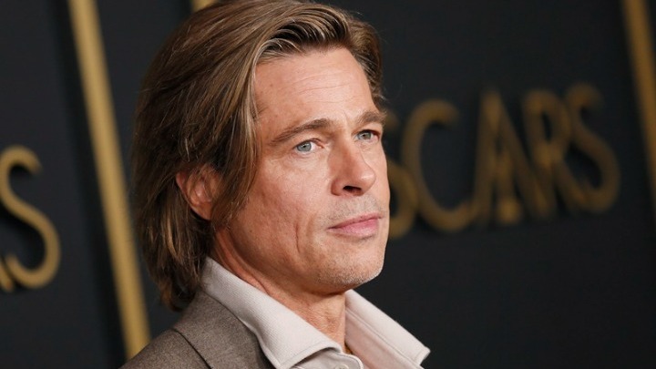 Η πρώτη κοινή εμφάνιση του Brad Pitt με την κατά 30 χρόνια μικρότερη σύντροφό του (ΒΙΝΤΕΟ)