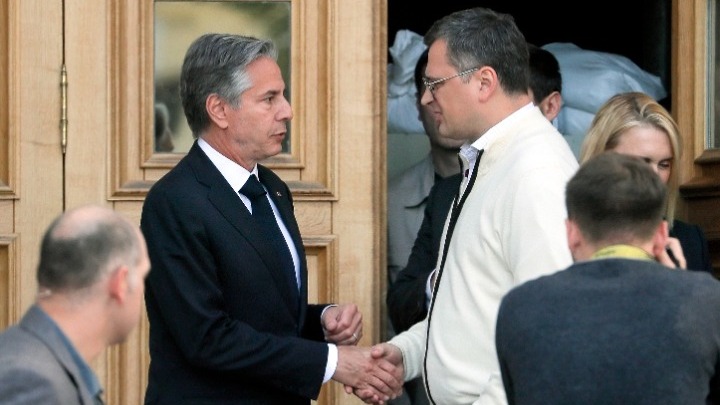 Άντονι Μπλίνκεν: Επισκέφθηκε το Κίεβο για να προσφέρει νέα στρατιωτική βοήθεια