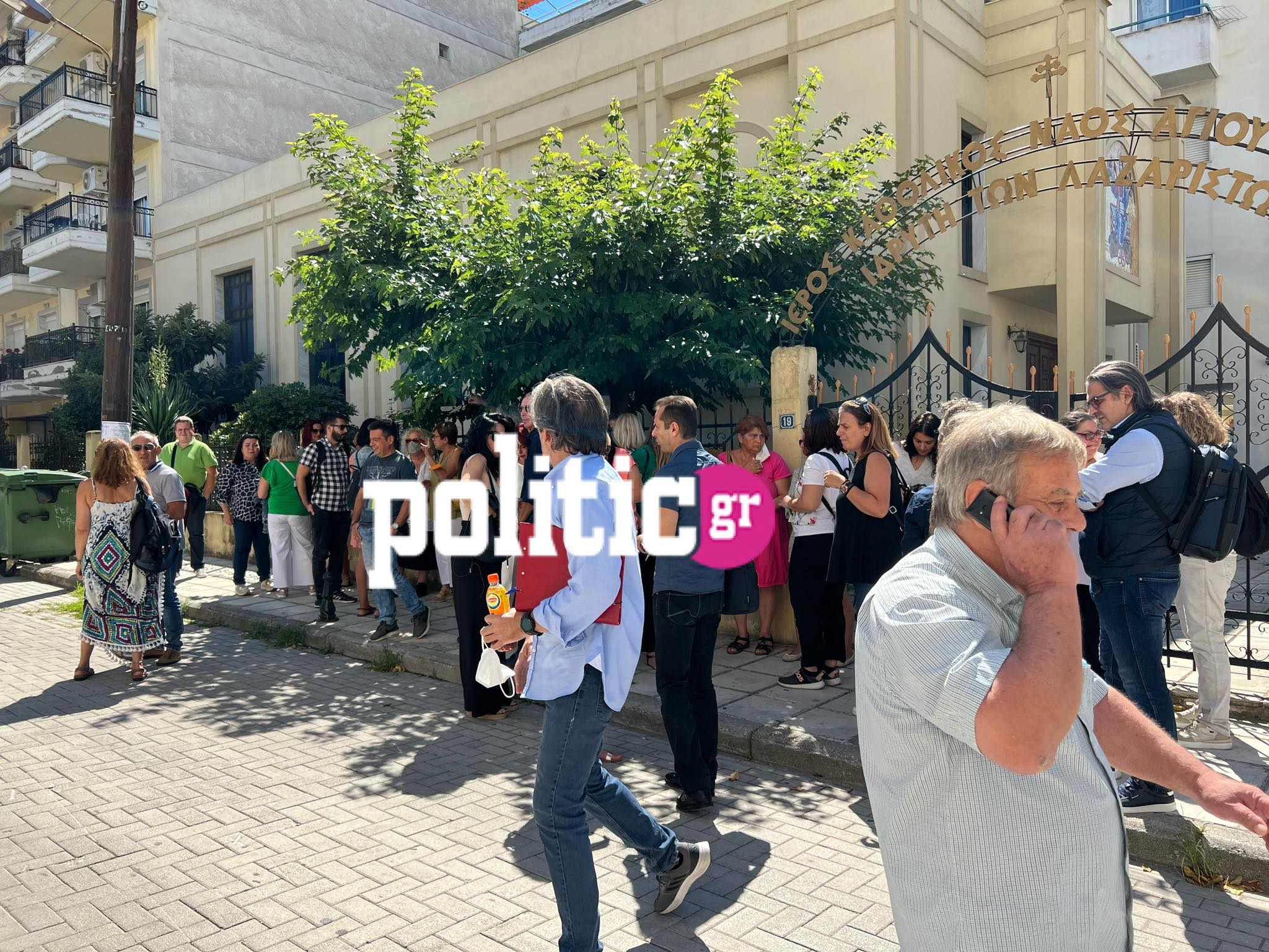 Θεσσαλονίκη: Αντιδρούν εκπαιδευτικοί και γονείς στις αιφνιδιαστικές συγχωνεύσεις σχολικών μονάδων (pics & vid)
