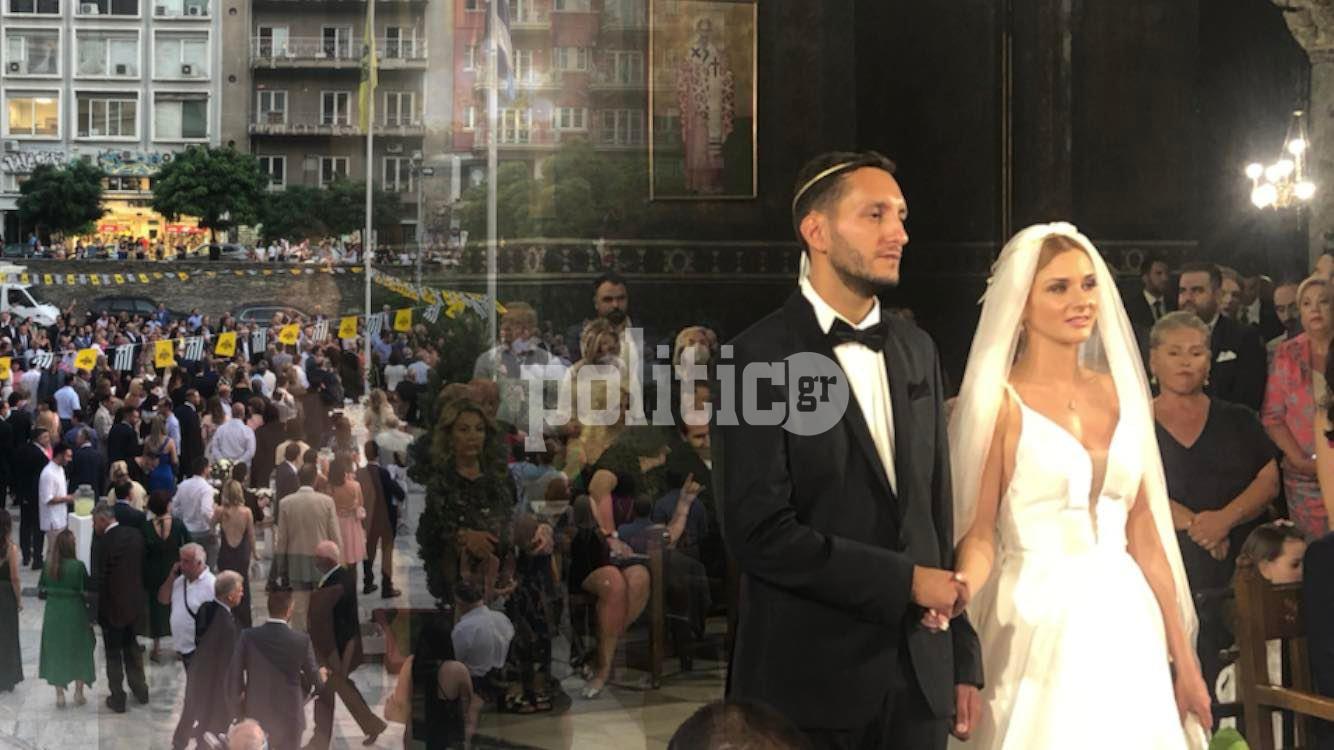 Παρουσία υπουργών και βουλευτών ο «γαλάζιος» γάμος του Γιώργου Καράογλου με την Τζώρτζια Ζώη