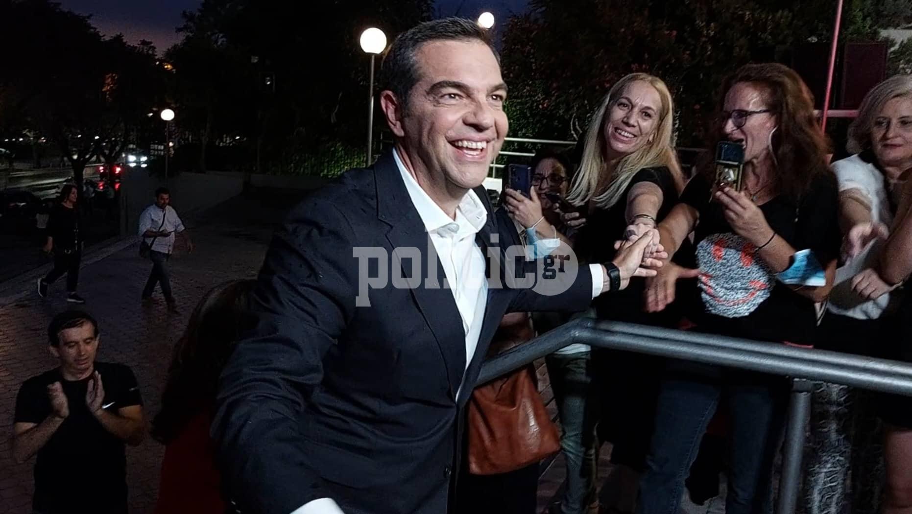 Κατάμεστο το Βελλίδειο για την ομιλία του Τσίπρα (pics & vids)