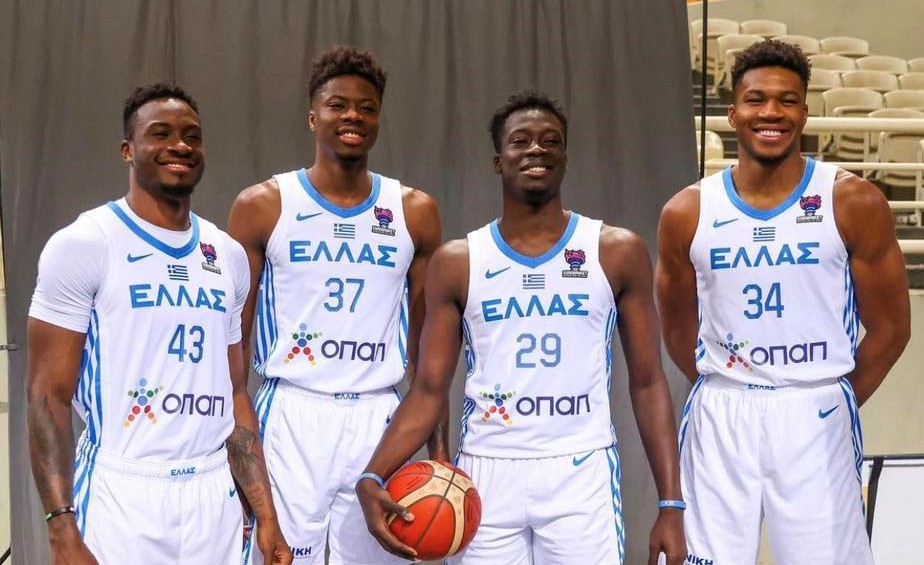 Οι Μπακς έλυσαν το συμβόλαιο του Άλεξ Αντετοκούνμπο