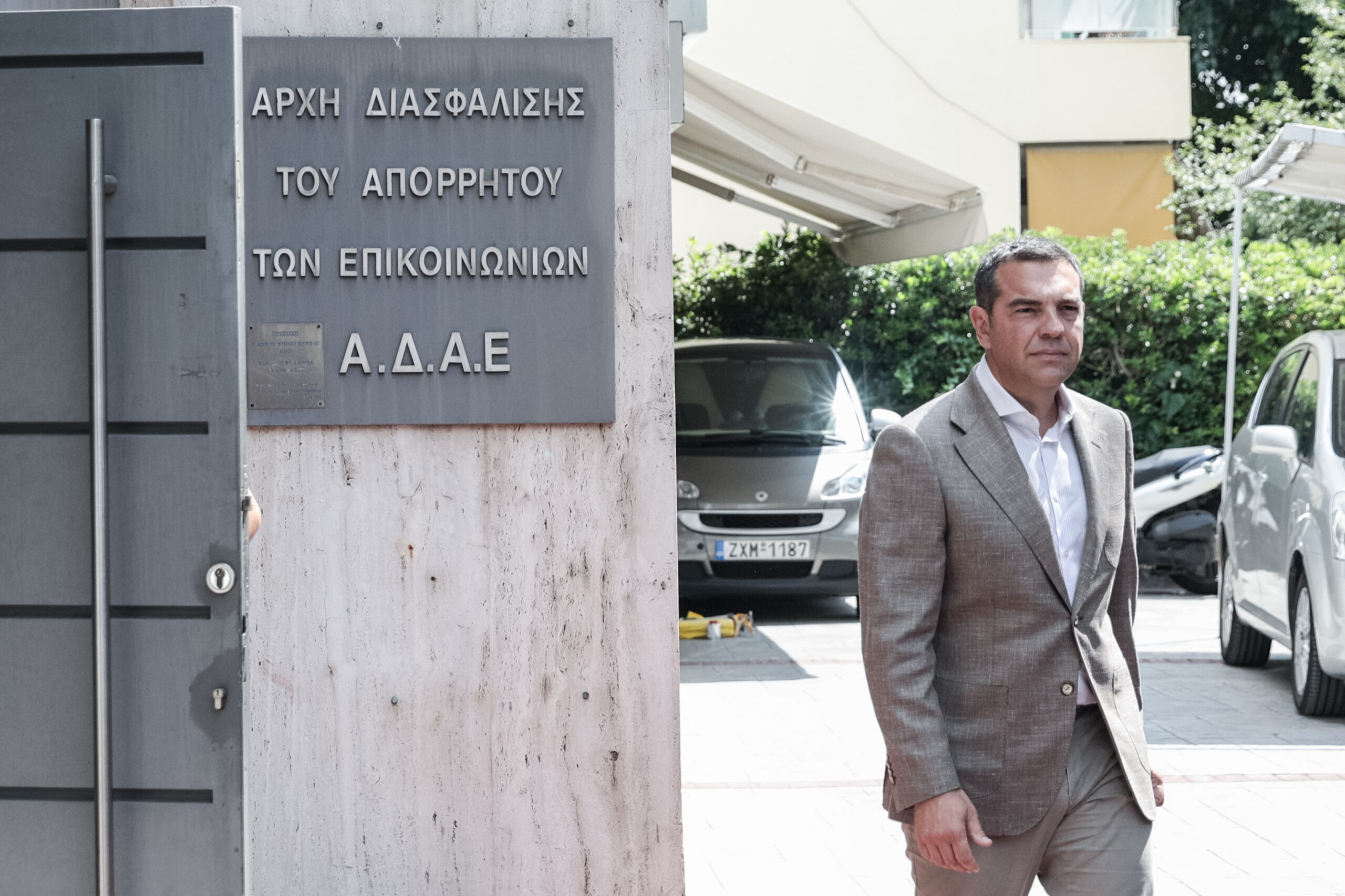 Έκτακτη σύγκληση της Επιτροπής Θεσμών και Διαφάνειας ζητά ο Αλέξης Τσίπρας