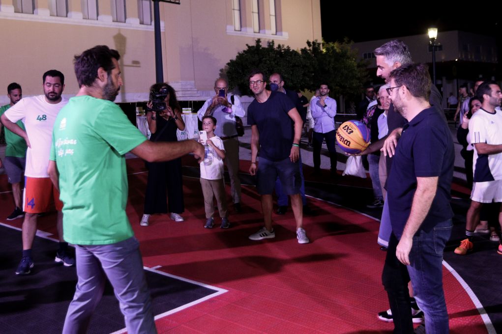 «Παίζει» το σενάριο της ρήξης χιαστού για τον Ανδρουλάκη – Δεν αποκλείεται να χειρουργηθεί (pics)