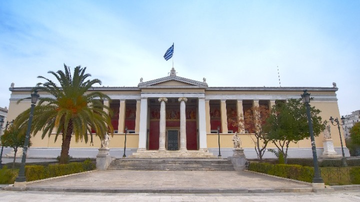 ΕΚΠΑ: Εξωστρέφεια και εκσυγχρονισμός, η μελέτη περίπτωσης των αγγλόφωνων προγραμμάτων  