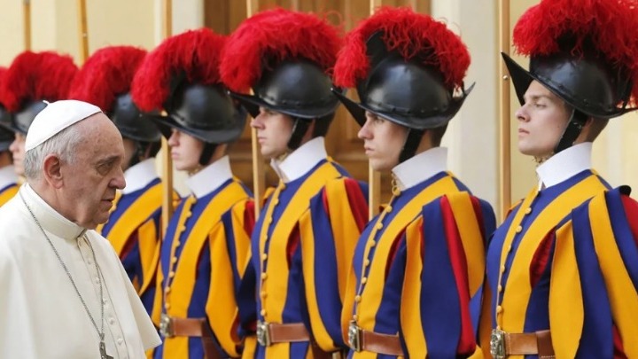 Βατικανό: Η Ελβετική Φρουρά ενισχύεται και αναζητά υποψηφίους προς στρατολόγηση