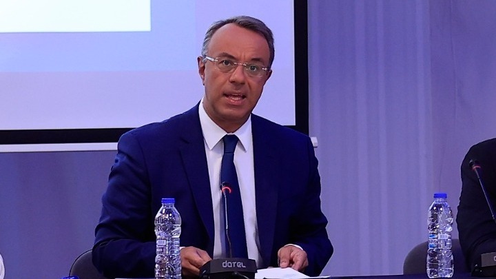 Συνάντηση Σταϊκούρα με εργαζόμενους στα Ναυπηγεία Σκαραμαγκά