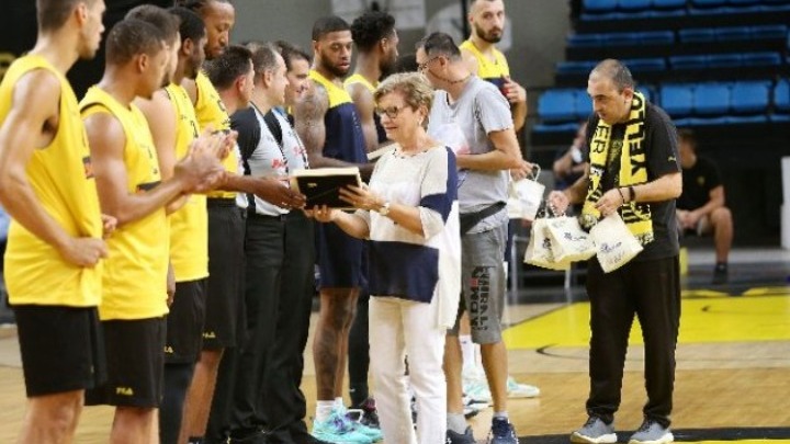 «Έλαμψαν» Στρέλνιεκς και Μίτσελ στη νίκη της ΑΕΚ επί του Λαυρίου