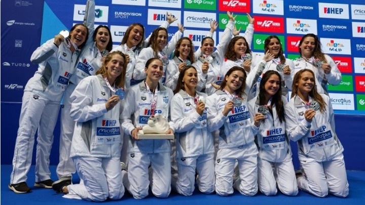 Επέστρεψε η «ασημένια» εθνική ομάδα υδατοσφαίρισης γυναικών