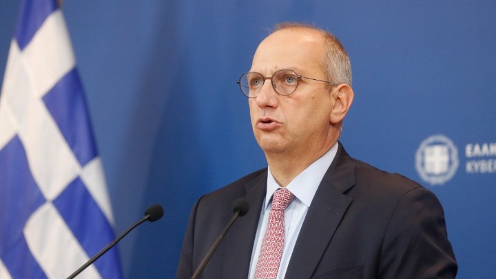Οικονόμου: «Η κυβέρνηση στήριξε τη γνώση έναντι στη βαριοπούλα»