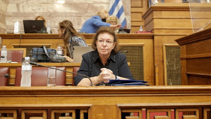 Μενδώνη: «Ο ΣΥΡΙΖΑ ζητάει από την κυβέρνηση να αποσύρει ένα νομοσχέδιο που φέρνει πίσω 161 αρχαιότητες»