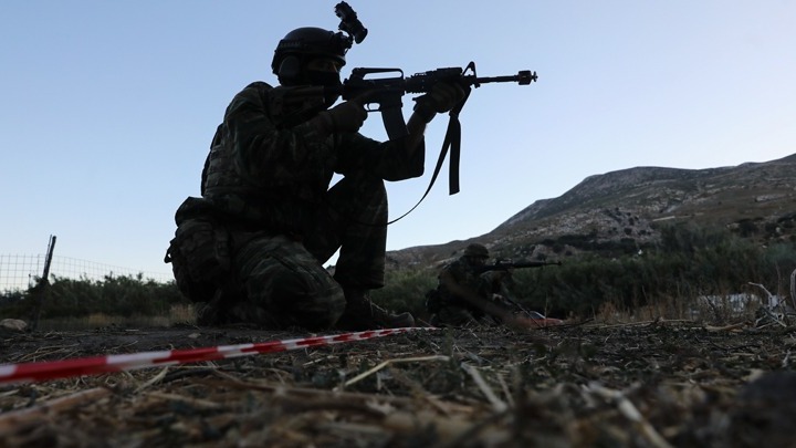 Βουλή: Κατατέθηκε το νομοσχέδιο που ενισχύει τη μέριμνα υπέρ του προσωπικού των Ενόπλων Δυνάμεων