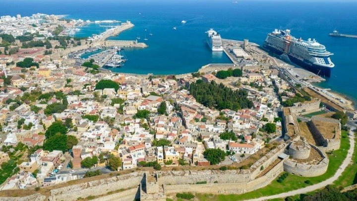 Ρόδος: Μαθητές δημιούργησαν μια καινοτόμο εφαρμογή για την εύρεση θέσεων στάθμευσης