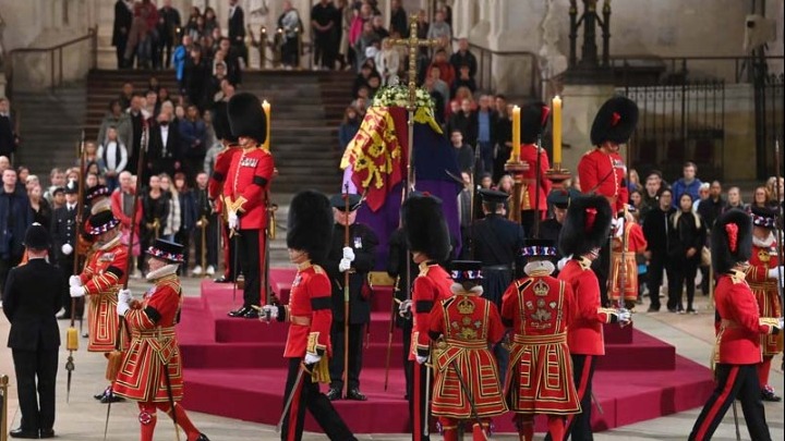 Σήμερα η κηδεία της βασίλισσας Ελισάβετ – Ποιοι θα παραβρεθούν και ποιο είναι το πρόγραμμα