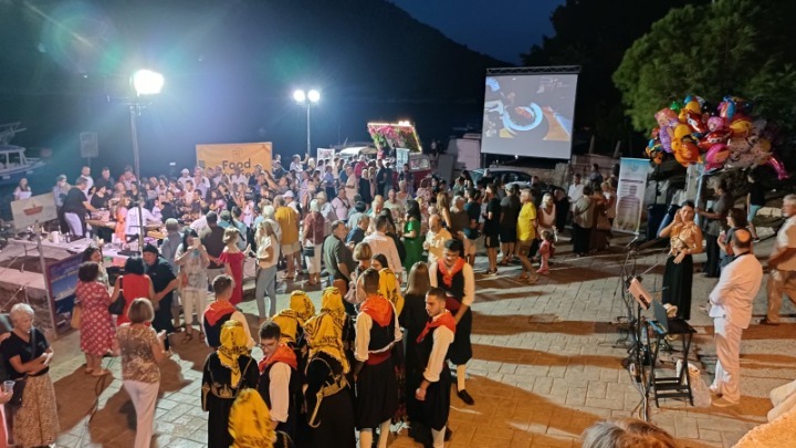 Τολό: Ιστορίες γεύσεων, ανθρώπων, πολιτισμού