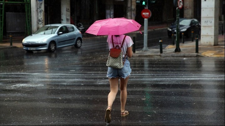 Καιρός: Νεφώσεις με βροχές και καταιγίδες σε περιοχές της χώρας μας