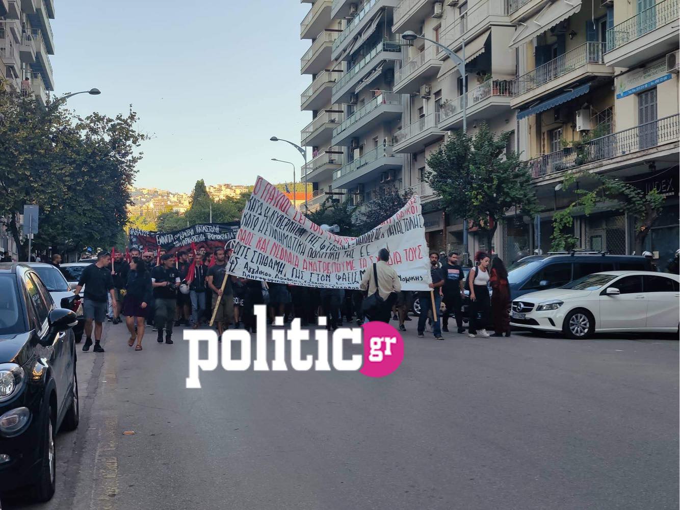 Θεσσαλονίκη: Πορεία μνήμης για τα 9 χρόνια από τη δολοφονία του Παύλου Φύσσα (pics & vids)