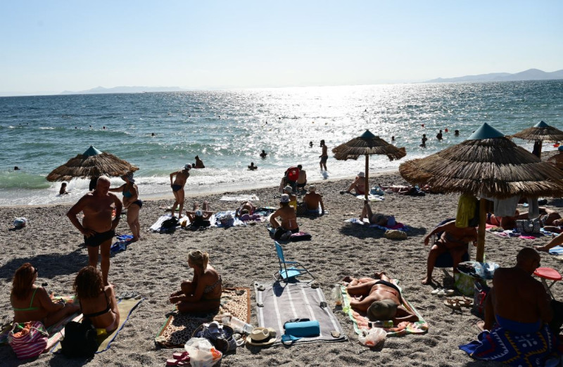 Η Ολλανδία παρέχει δωρεάν αντηλιακή προστασία στους πολίτες