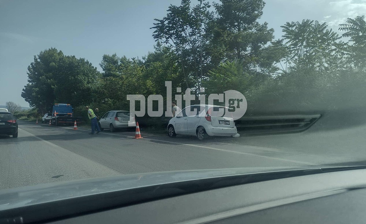 Καραμπόλα τριών οχημάτων στην Μουδανίων – Συνεχίζεται χωρίς προβλήματα η κυκλοφορία