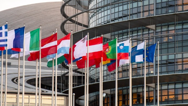 ΒΤΑ: Η Βουλγαρία μπορεί να γίνει περιφερειακό κέντρο ανάπτυξης στην αυτοκινητοβιομηχανία