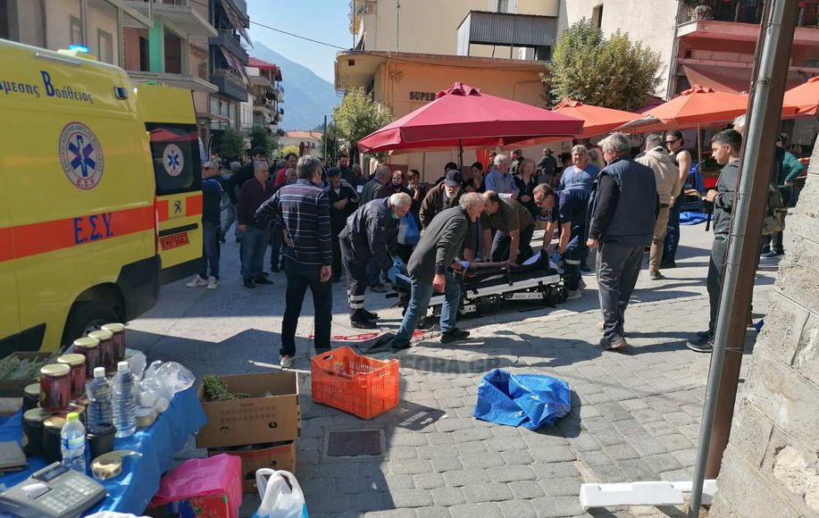 Καλαμπάκα: Κόλλησε το γκάζι σε αγροτικό και μπούκαρε σε λαϊκή αγορά – Παρέσυρε τρία άτομα