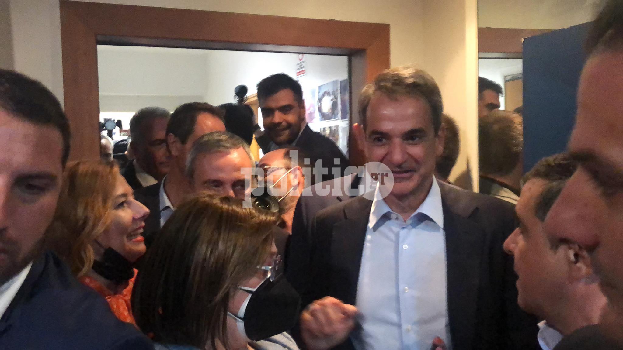 Θεσσαλονίκη: Σε έκθεση της ΝΔ ο Κ. Μητσοτάκης – «Σε αυτήν την φωτογραφία είμαι είμαι καλύτερος» (pics & vid)