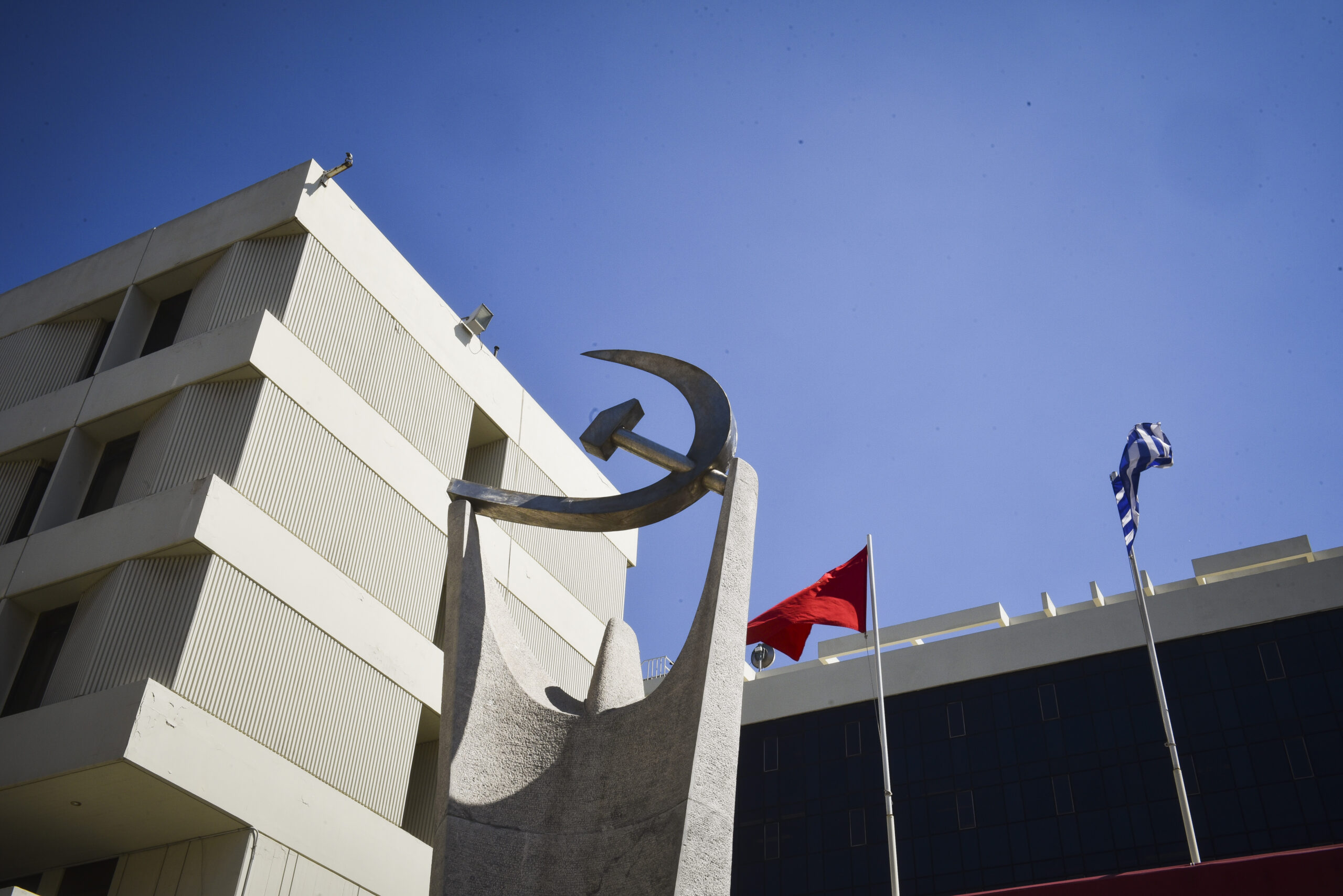 ΚΚΕ: Ωμός και απροκάλυπτος εμπαιγμός τα μέτρα της κυβέρνησης για την ακρίβεια