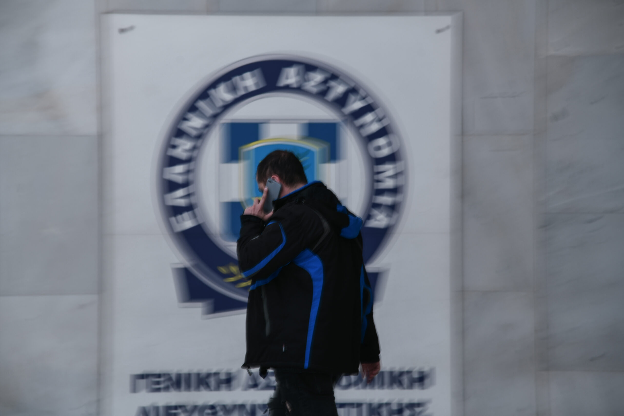 Κολωνός: Και αστυνομικός της ΓΑΔΑ στη λίστα με τα ονόματα που συνομιλούσαν με την 12χρονη