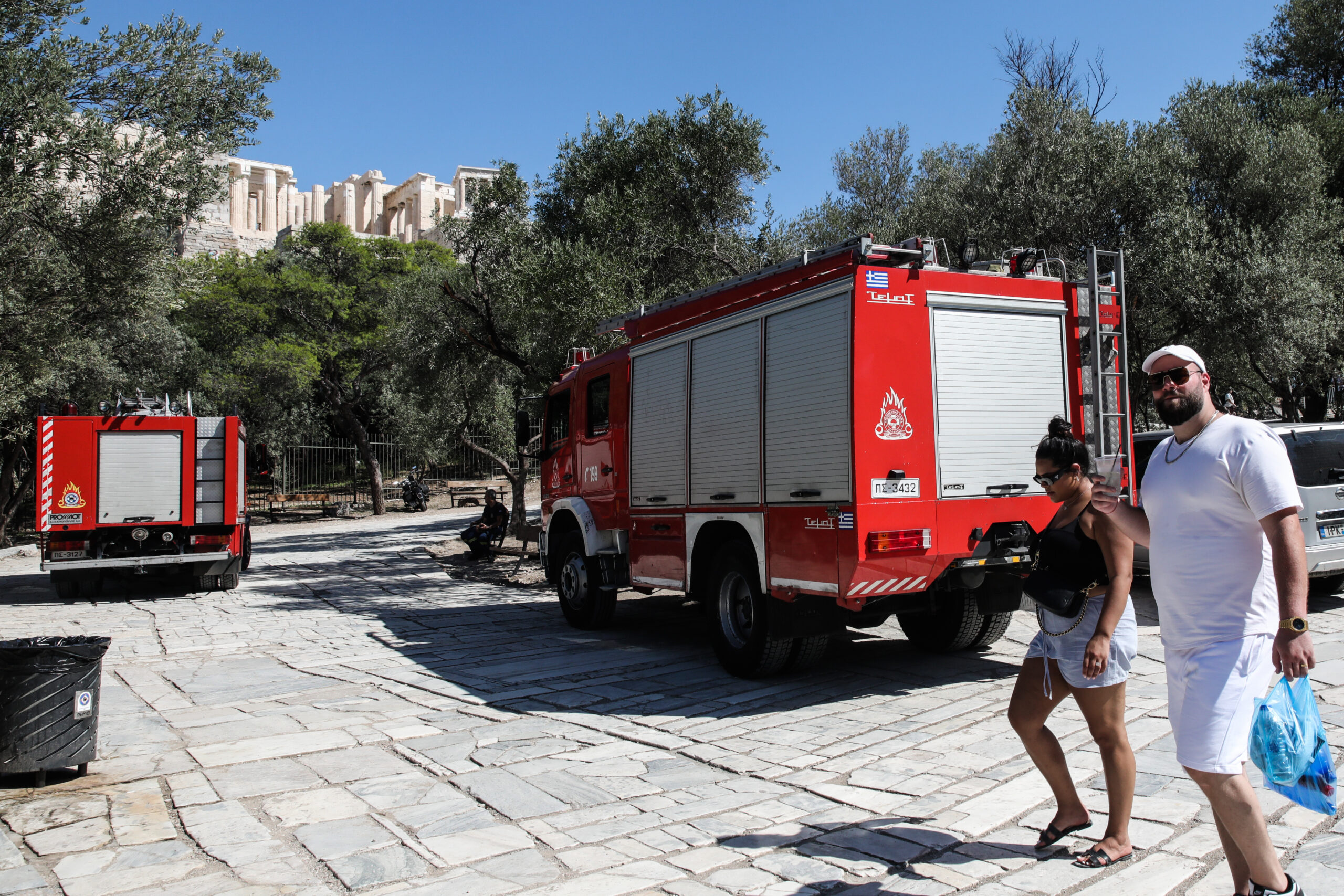 Σοκαριστική εξέλιξη: Αυτοκτονία ο θάνατος της γυναίκας που έπεσε από την Ακρόπολη