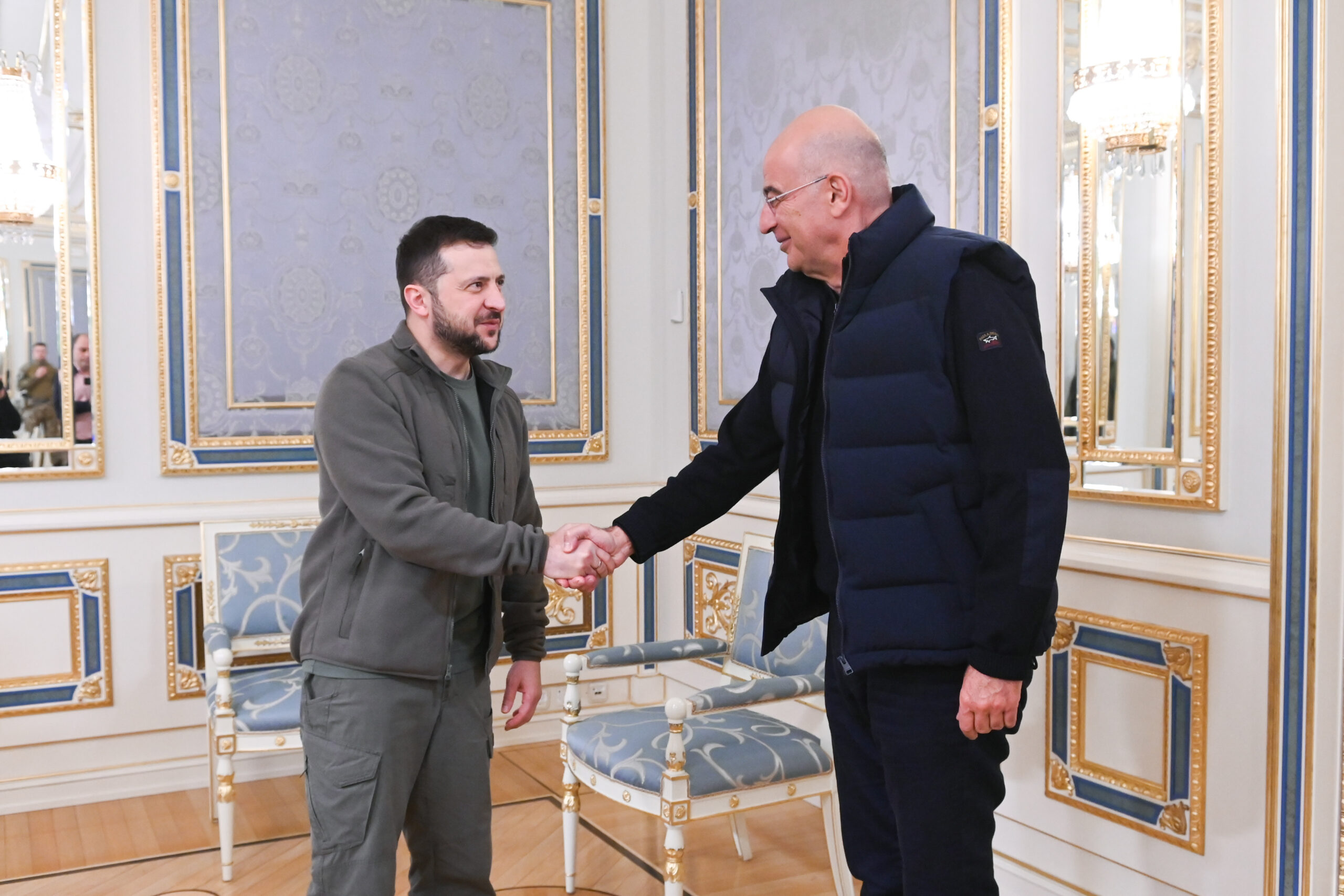 Δένδιας σε Ζελένσκι: Η Ελλάδα καταδικάζει απερίφραστα κάθε προσπάθεια αλλαγής συνόρων
