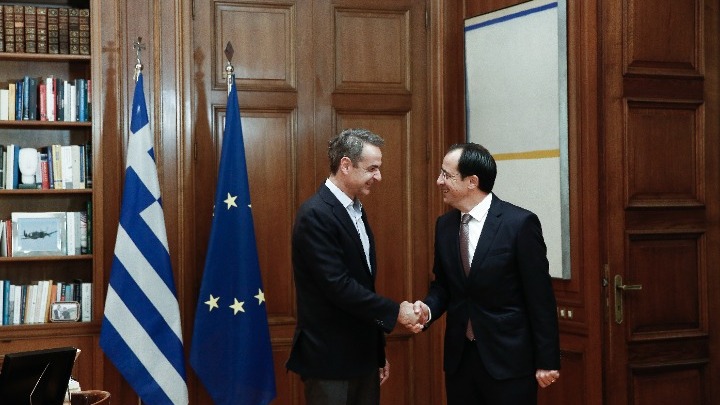 Κυπριακό και τουρκική προκλητικότητα στο επίκεντρο της συνάντησης του Κυρ. Μητσοτάκη με τον Ν. Χριστοδουλίδη