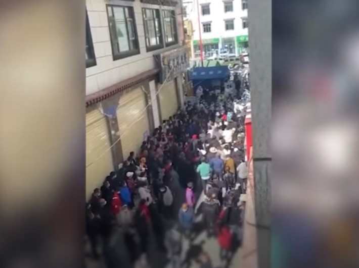 Θιβέτ: Αγανακτισμένοι πολίτες διαδηλώνουν κατά των περιοριστικών μέτρων για την πανδημία της Covid-19