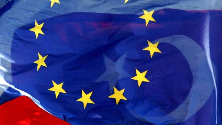 Σε τέλμα οι ενταξιακές διαπραγματεύσεις της ΕΕ με την Τουρκία – Τι αναφέρει προσχέδιο της Κομισιόν