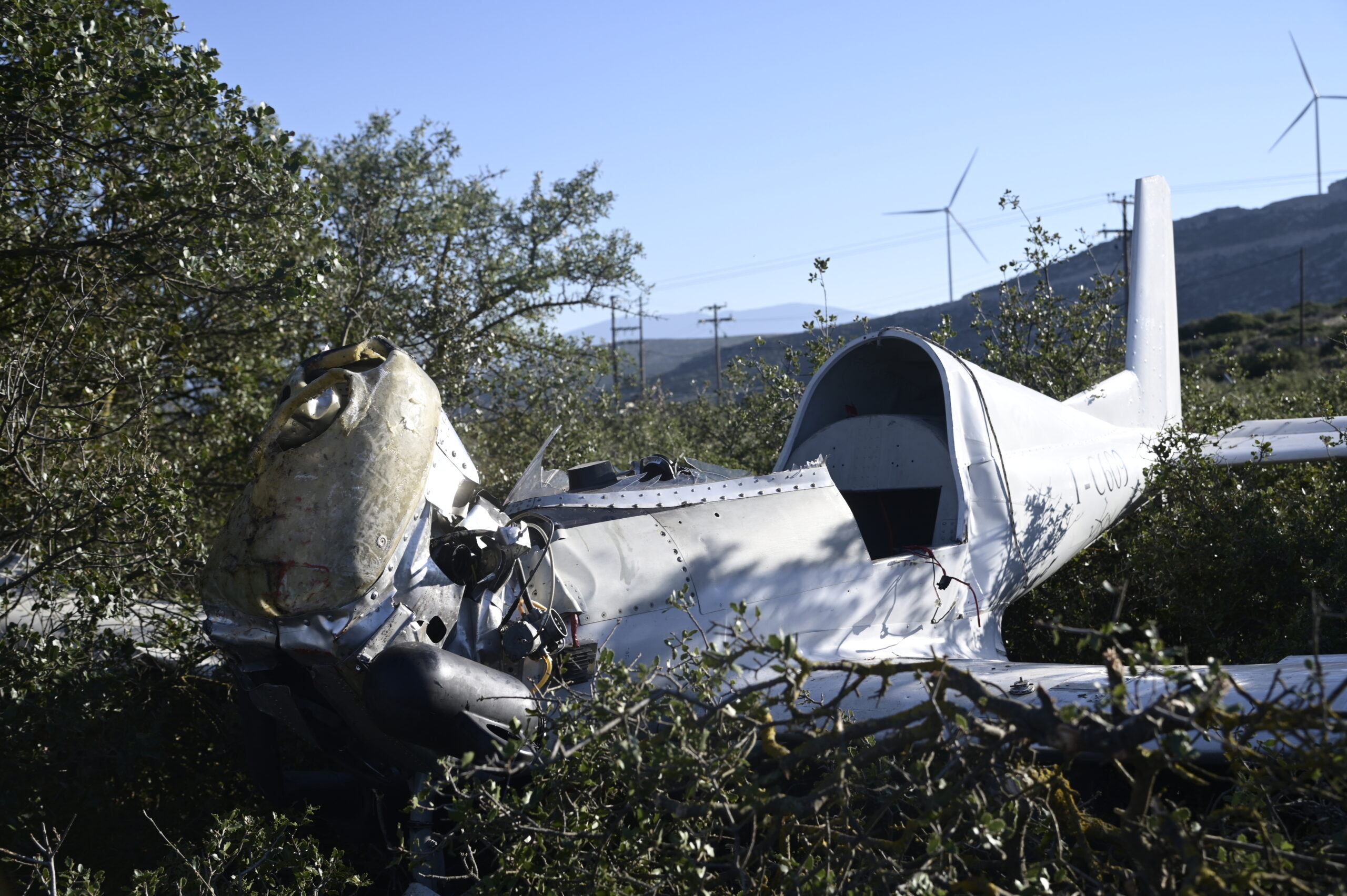 Νέες φωτογραφίες – σοκ από την πτώση του μονοκινητήριου αεροσκάφους – Πώς έχασε τη ζωή του ο πιλότος