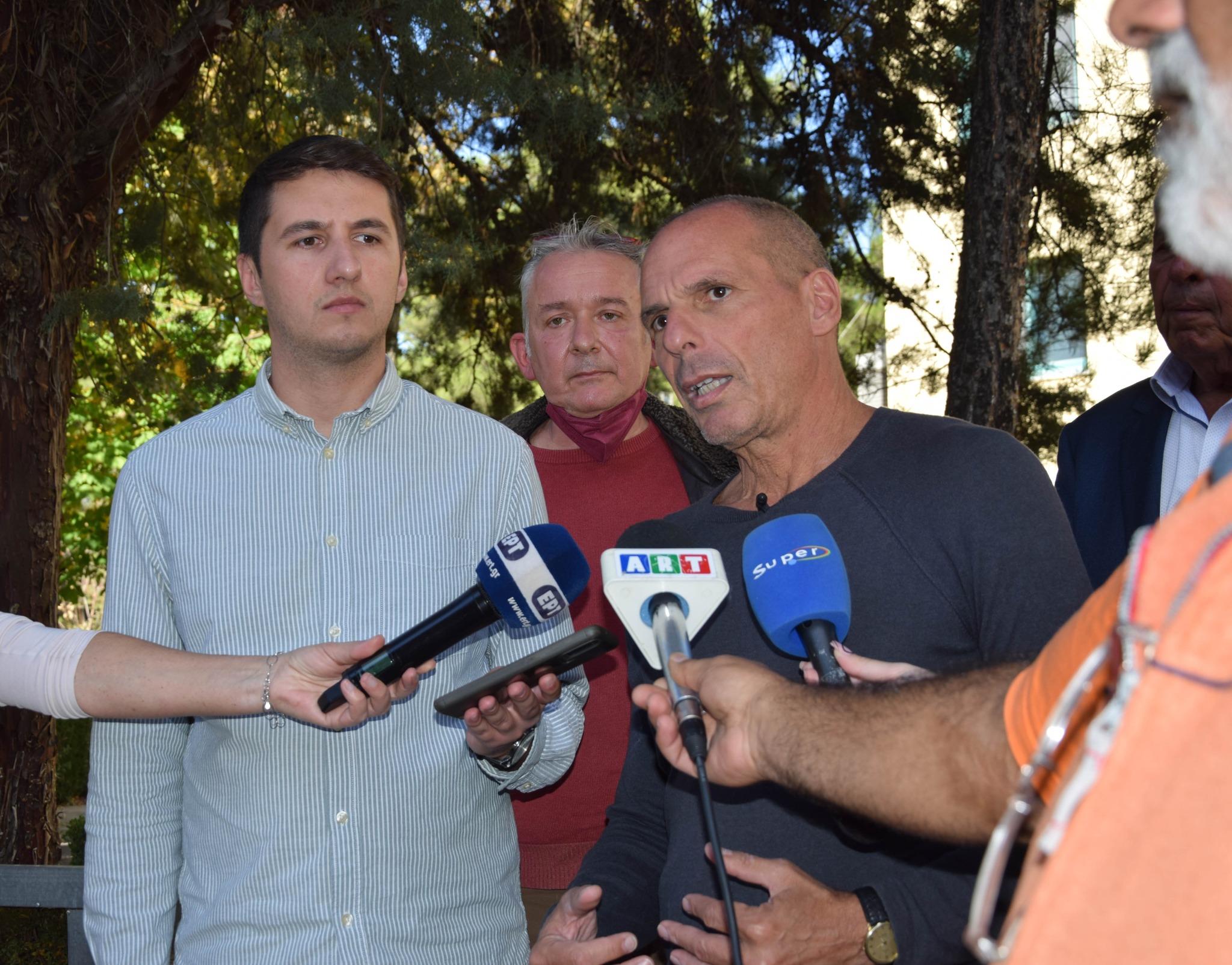 Βαρουφάκης από Παναρκαδικό Νοσοκομείο Τρίπολης: Στόχος της κυβέρνησης και της καθεστηκυίας τάξης είναι η συρρίκνωση του Ε.Σ.Υ