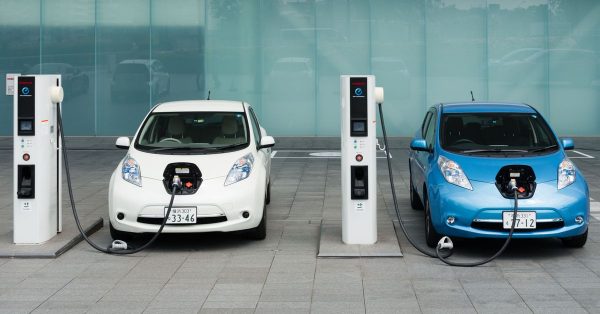 Οι ιδιοκτήτες ηλεκτρικών αυτοκινήτων ενδέχεται να αντιμετωπίσουν φόρους εντός τριών ετών