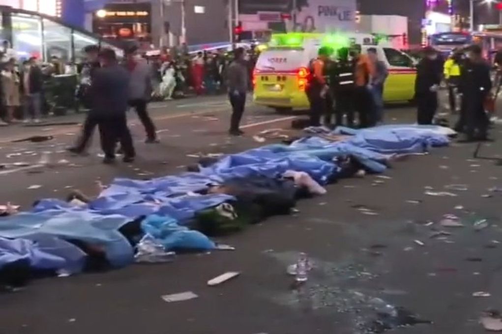 Νότια Κορέα: 120 νεκροί από ποδοπατήματα σε εορταστική εκδήλωση για το Χάλογουιν στη Σεούλ (Σκληρές Εικόνες)