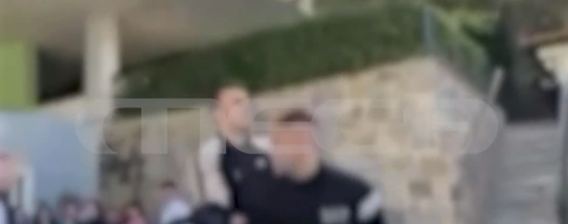 Θεσσαλονίκη: Βίντεο-ντοκουμέντο από την άγρια συμπλοκή μαθητών σε προαύλιο κολλεγίου