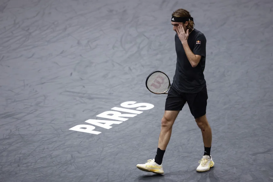 Paris Masters: Ο Τζόκοβιτς «λύγισε» τον εξαιρετικό Τσιτσιπά στο tie break