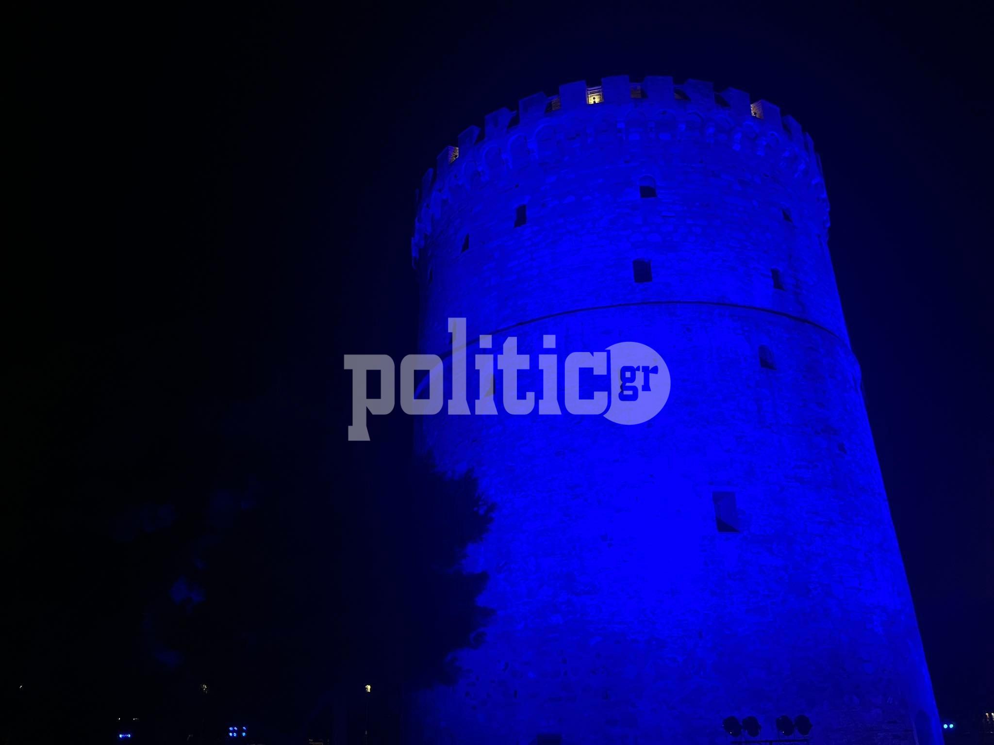 Θεσσαλονίκη: Στα μπλε «ντύθηκε» ο Λευκός Πύργος για την Παγκόσμια Ημέρα Διαβήτη (pics)