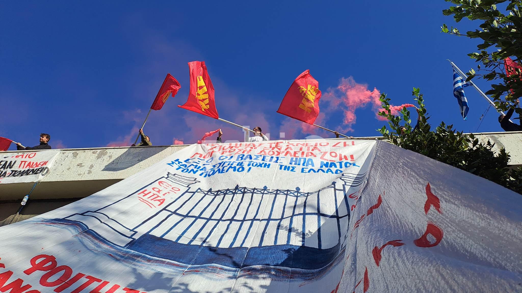 ΑΠΘ: Ολοκληρώθηκε η κατάθεση στεφάνων στο μνημείο του Πολυτεχνείου