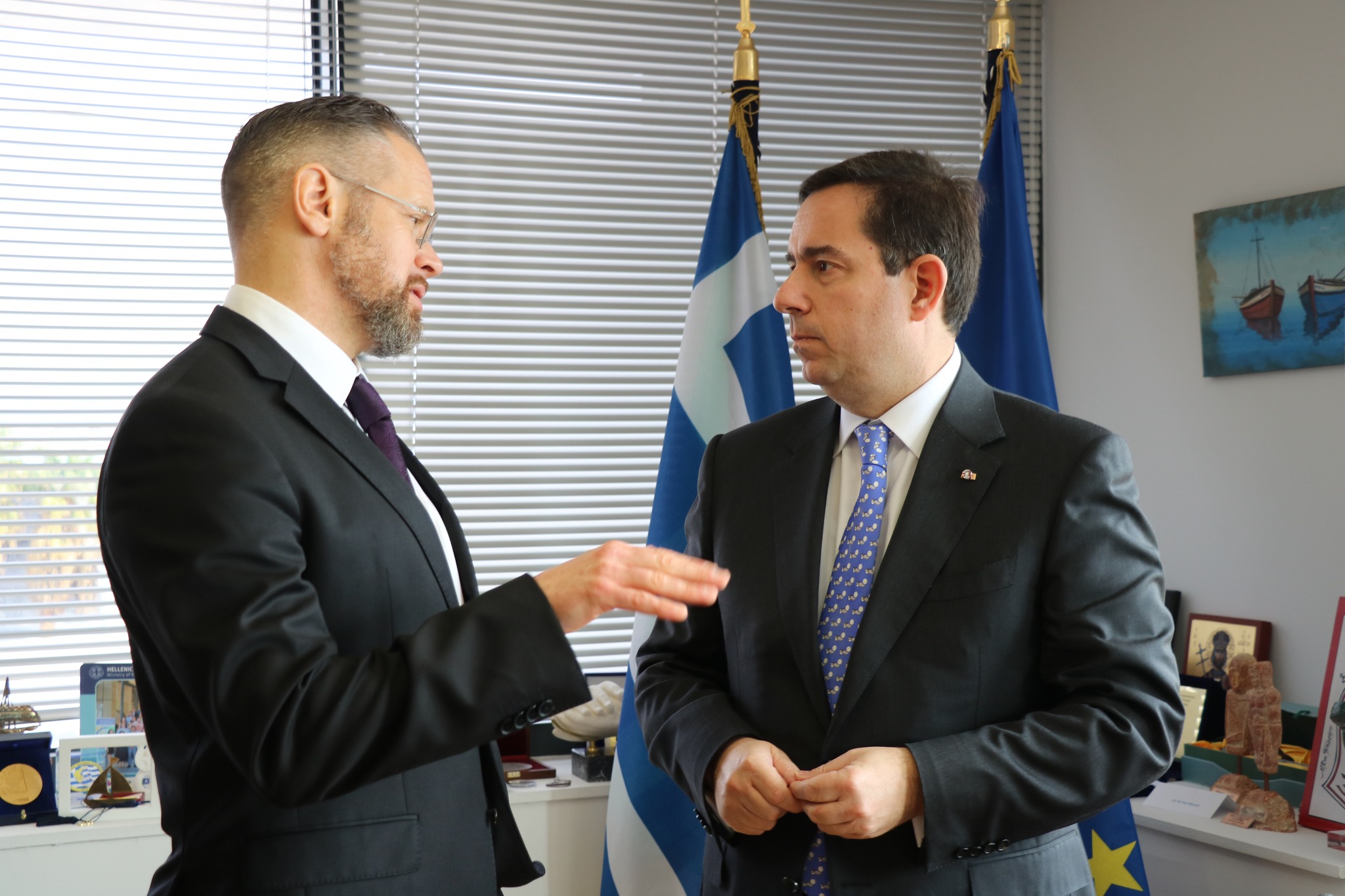 Μηταράκης και Frontex συζήτησαν την ενίσχυση των εθελοντικών επιστροφών μεταναστών