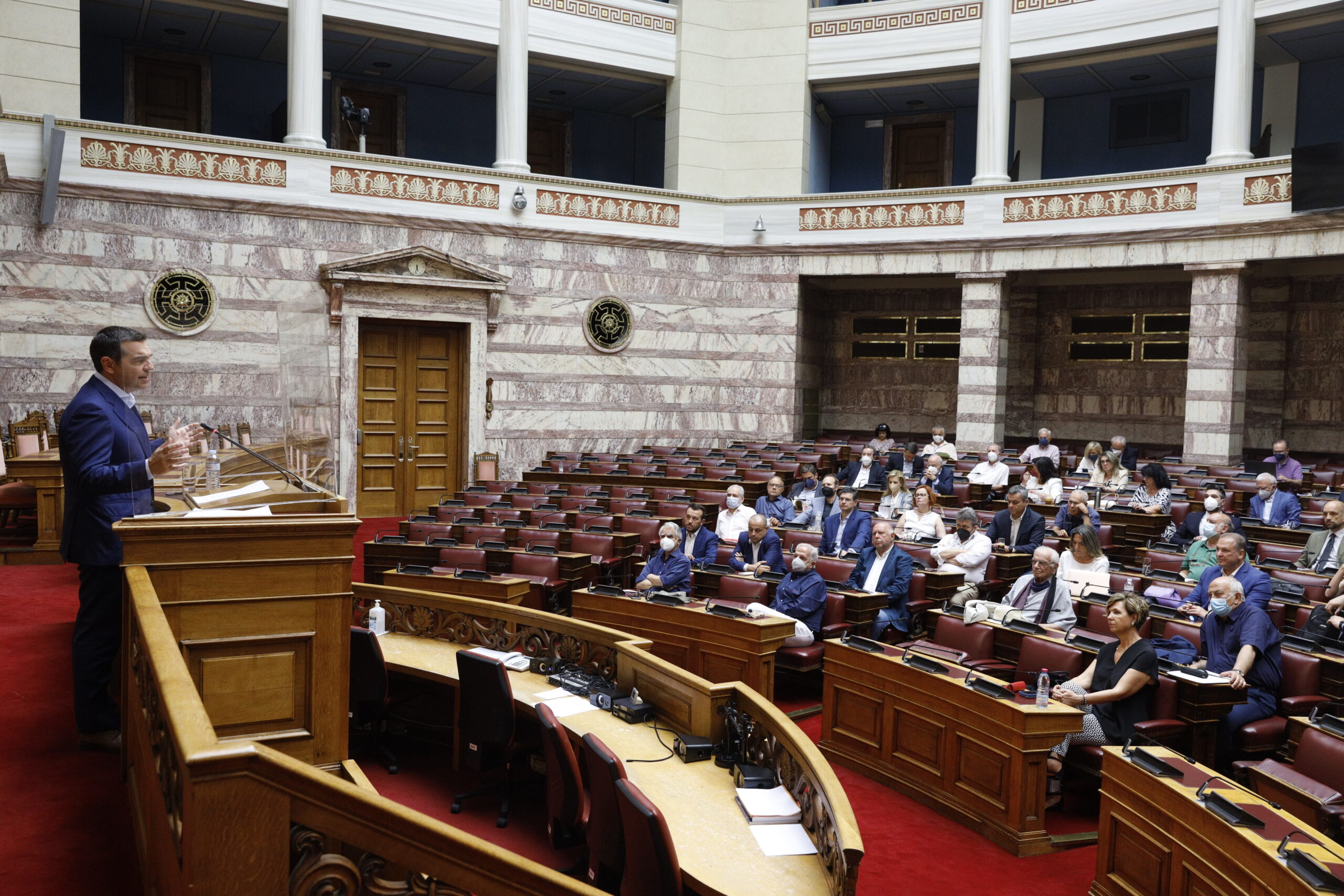 Ο Αλέξης Τσίπρας μιλά στην κοινοβουλευτική του ομάδα – Θα επιμείνει στην σιωπή Μητσοτάκη για τις υποκλοπές
