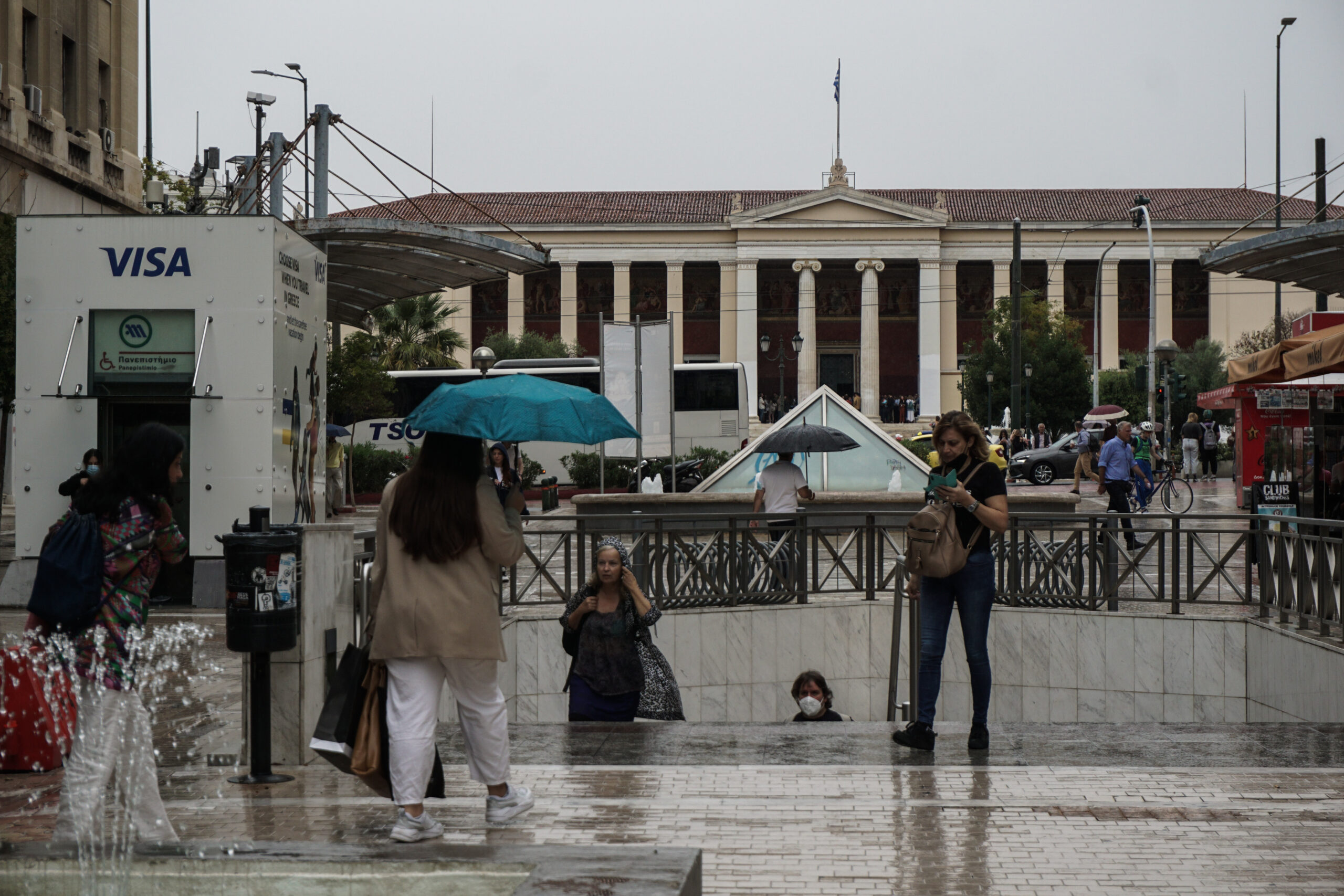 Βροχερός σήμερα ο καιρός – Νοτιάδες φέρνουν σκόνη από την Αφρική